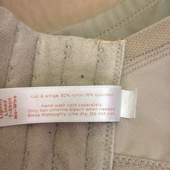 Cacique lightly lined t-shirt no-wire bra no wire 46 DD - Picture 9 of 10